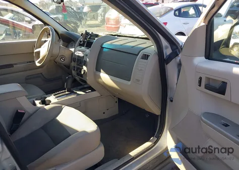 2008 Ford Escape Xlt z USA, uszkodzony, nr VIN 1FMCU941X8KA06439